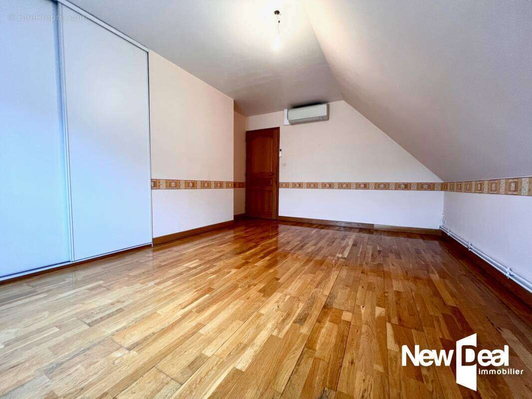 Maison individuelle au calme – 5 chambres + bureau – DPE C - photo 9