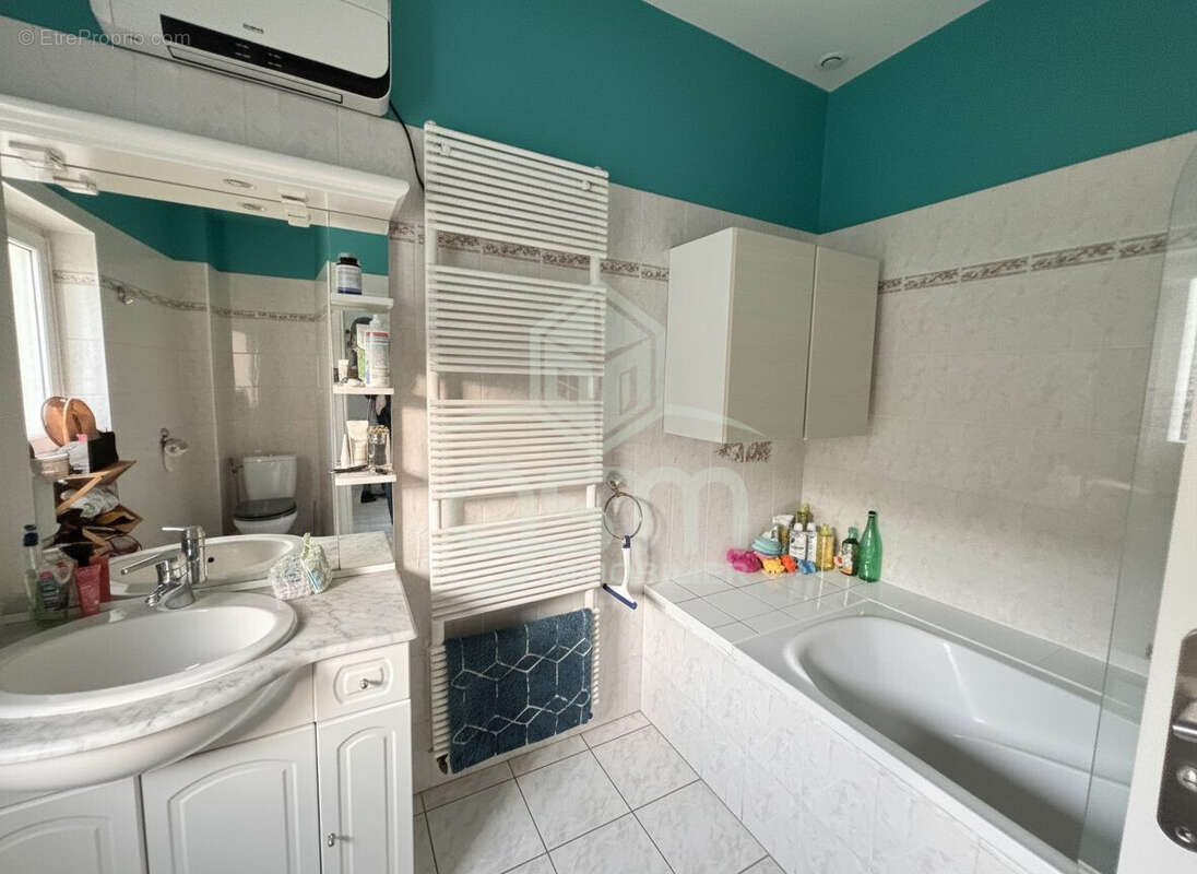 Maison à SAINTE-MAURE-DE-TOURAINE