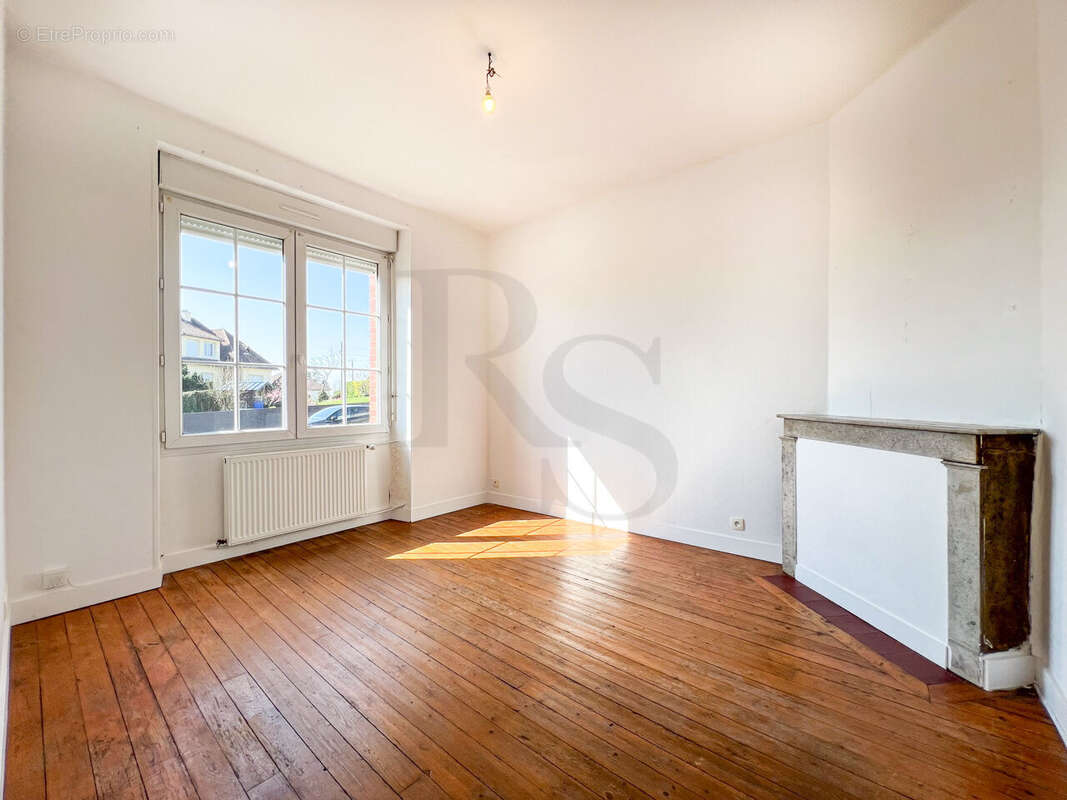 Maison à SAINT-GEORGES-DES-GROSEILLERS