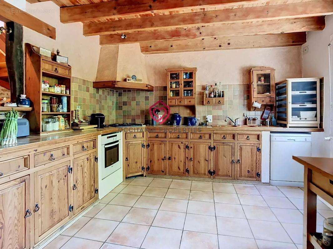 Maison à LA POMAREDE