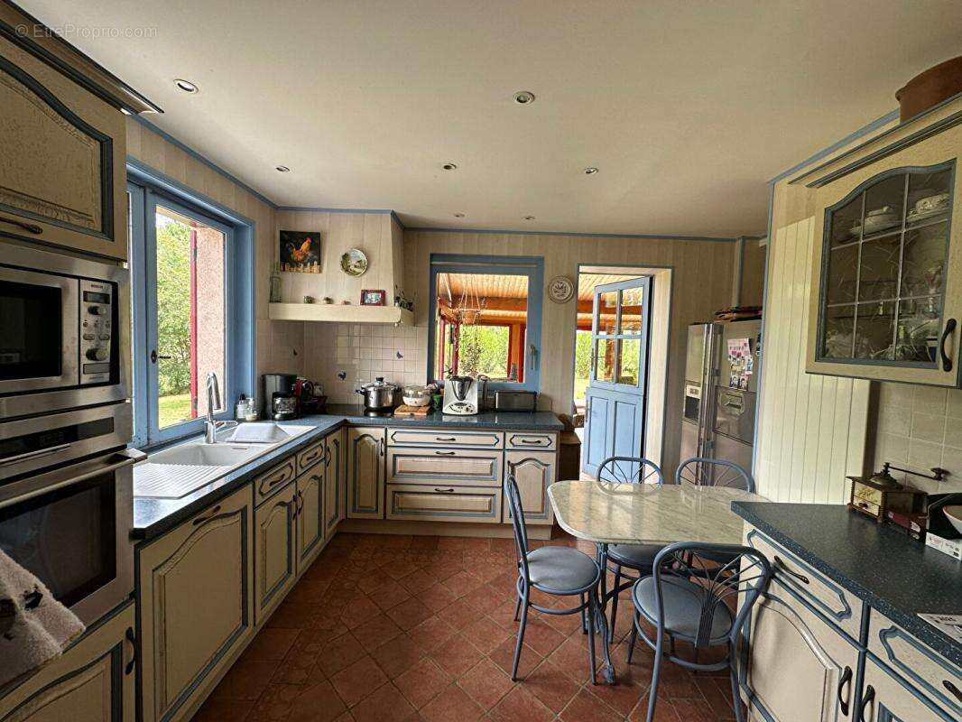 Spacieux pavillon familial à Saintigny 8 pièces 200 m2 - photo 5