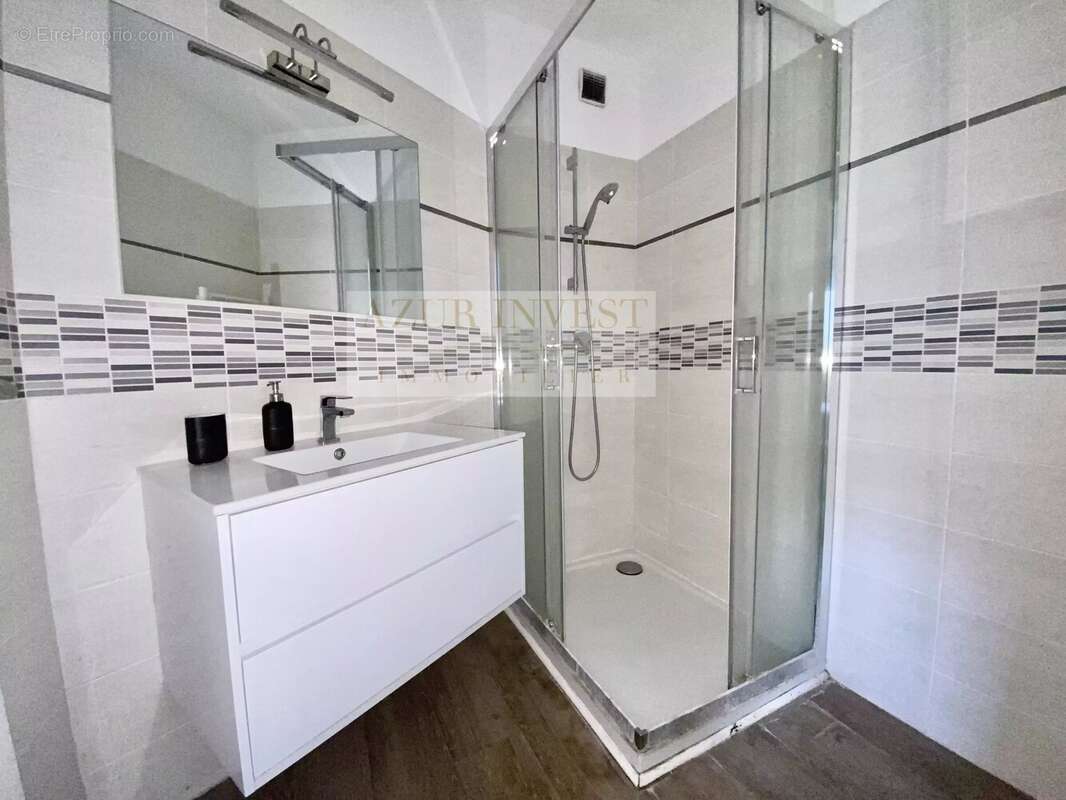 Appartement à ROQUEBRUNE-CAP-MARTIN
