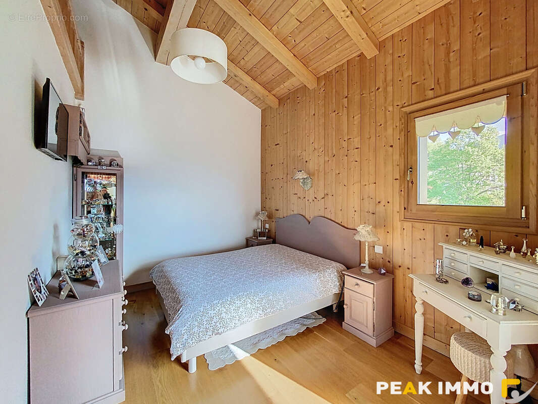 Coteau de saint roch chalet 215 m2 face mont blanc - photo 9