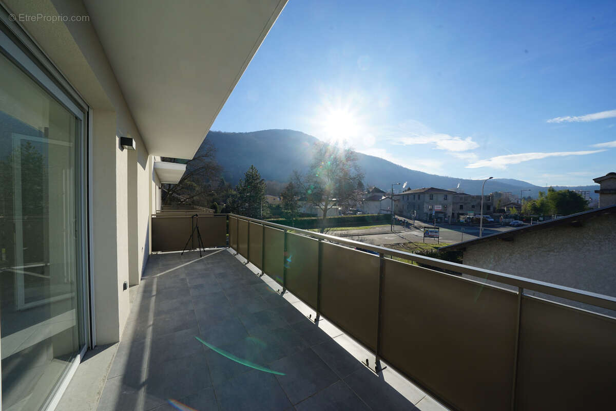 Appartement à SAINT-MARTIN-D'HERES