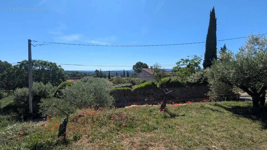 Terrain à COTIGNAC