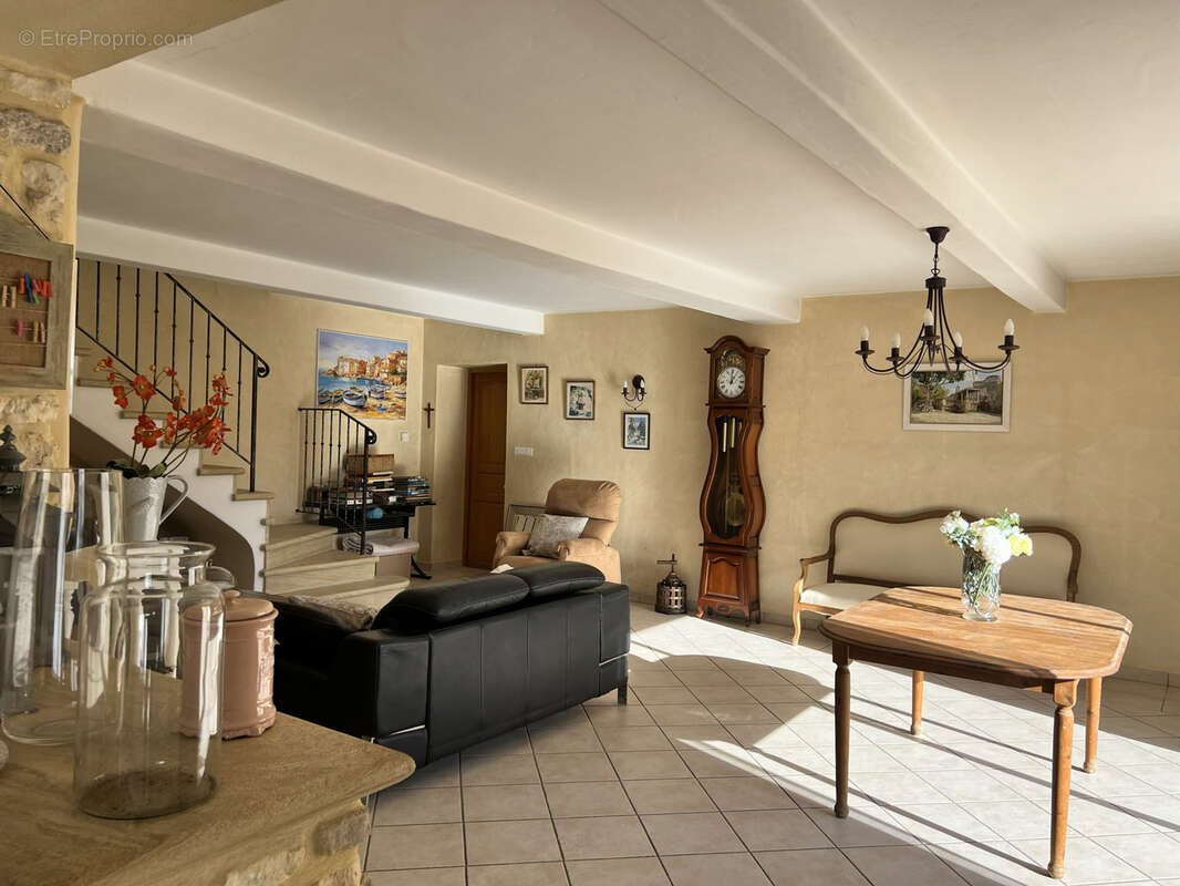Maison à PERNES-LES-FONTAINES