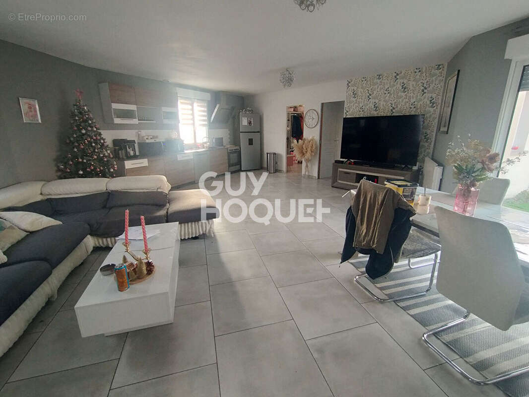 Maison à ROISEL