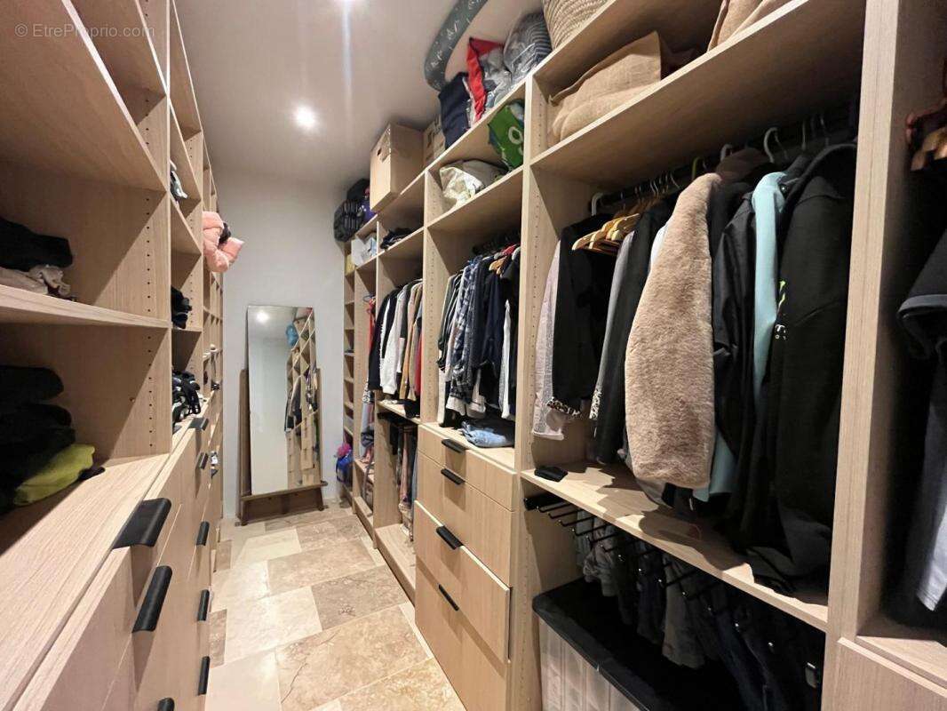 Maison à SAINT-DENIS-LES-MARTEL