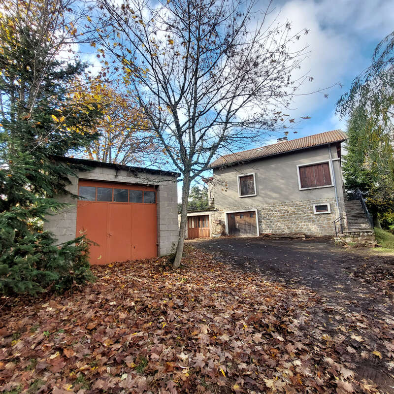 Maison à SAINT-AGREVE