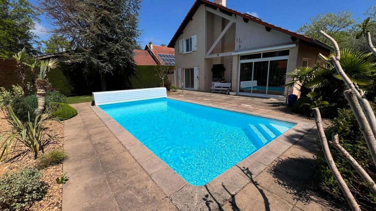 Photo 2 - Maison à CHARBONNIERES-LES-BAINS