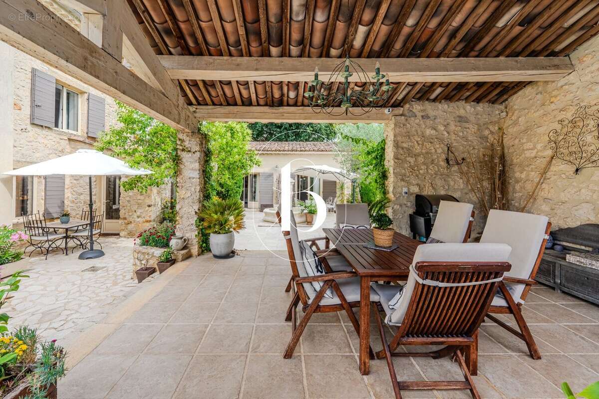 Maison à UZES