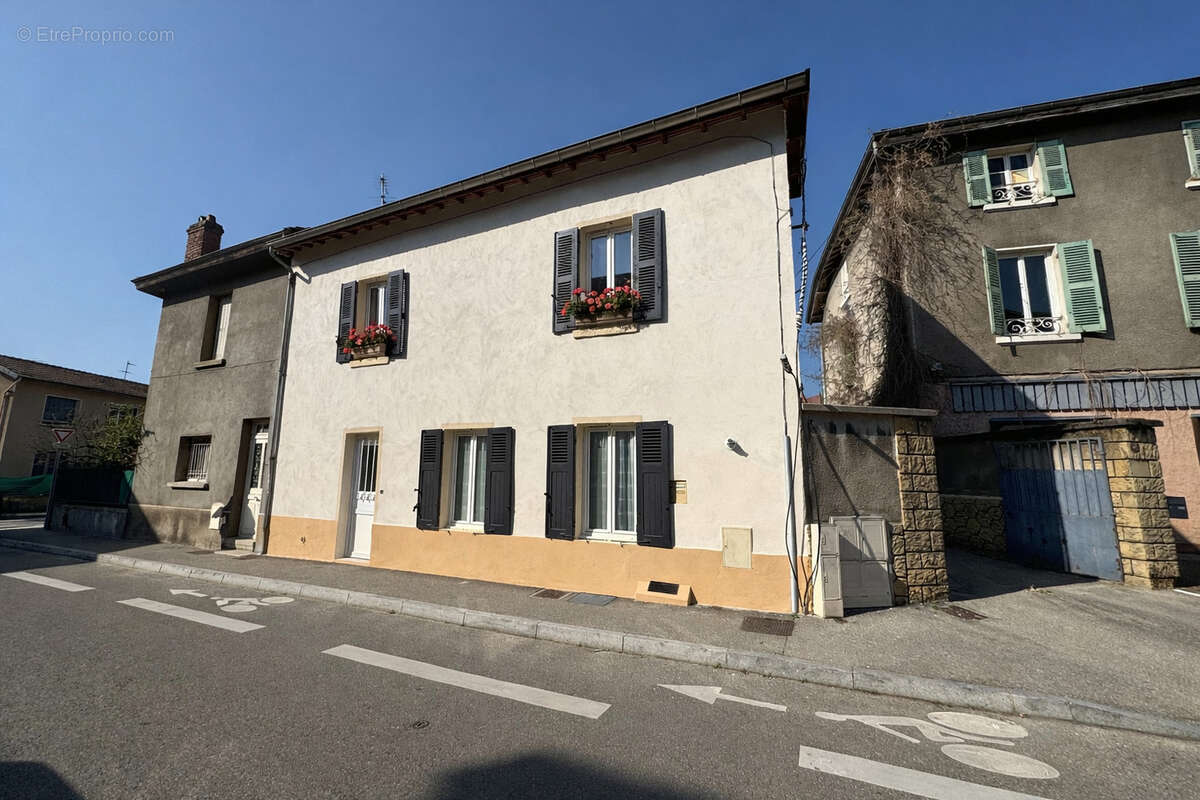 Maison à CONDRIEU