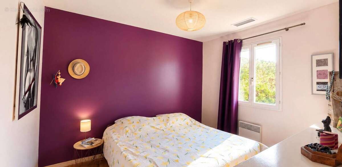 Maison 8 pièces / 100 m² / 425 000 EUR / SALERNES - photo 14