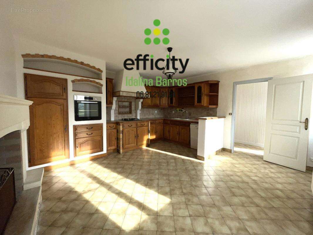 Maison à SAINT-BRIS-DES-BOIS