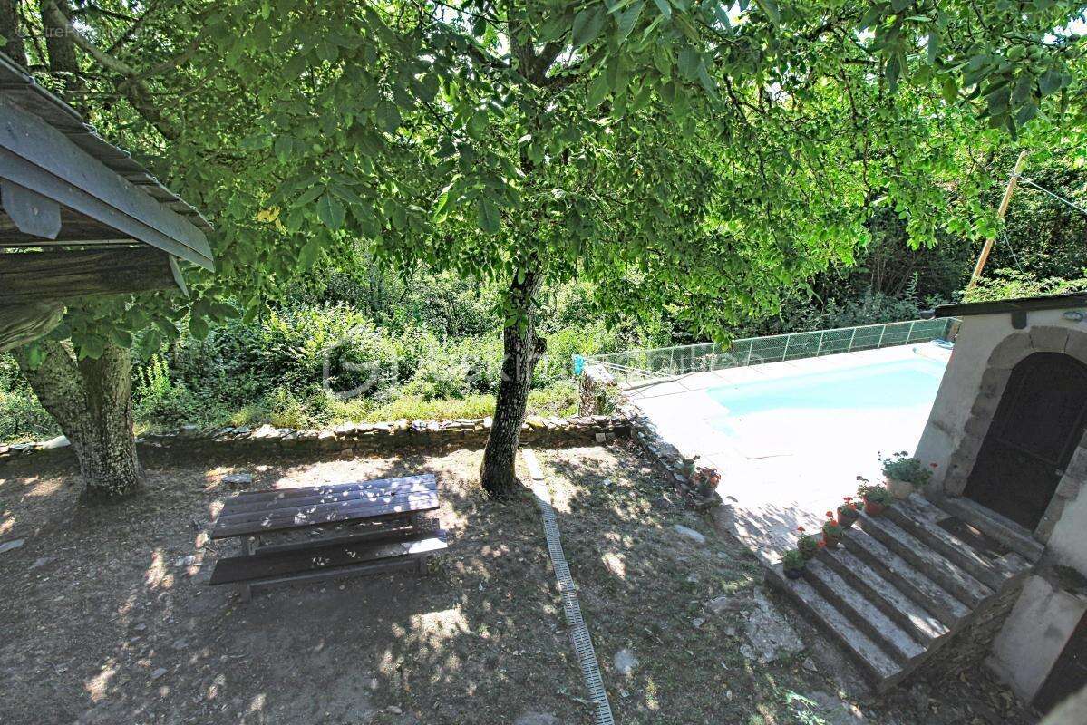 Maison à SAINT-JEAN-DU-BRUEL