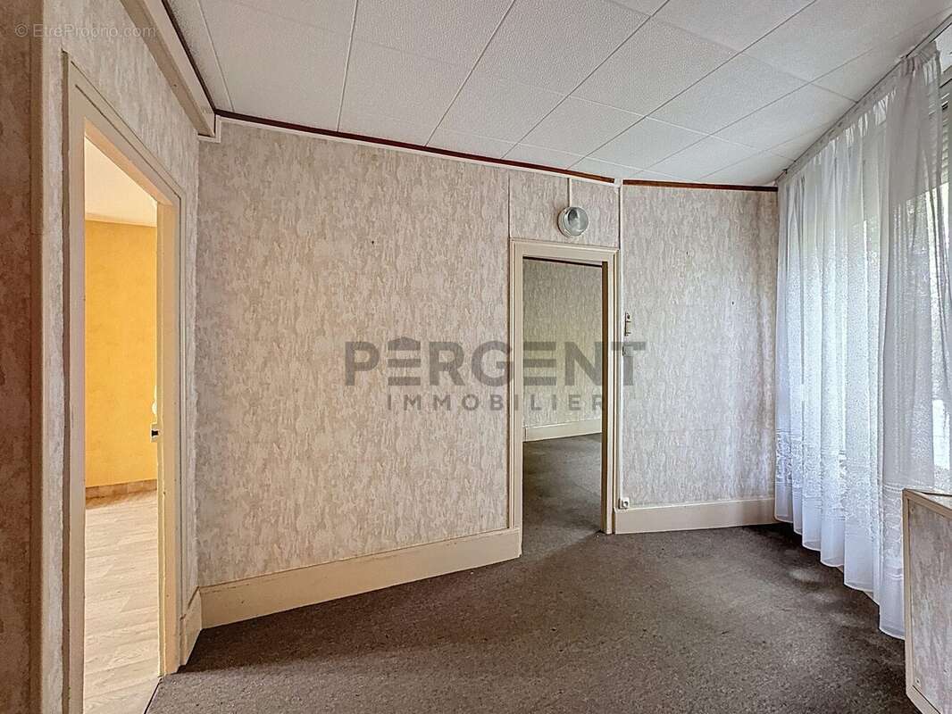 Commerce à CHARLEVILLE-MEZIERES