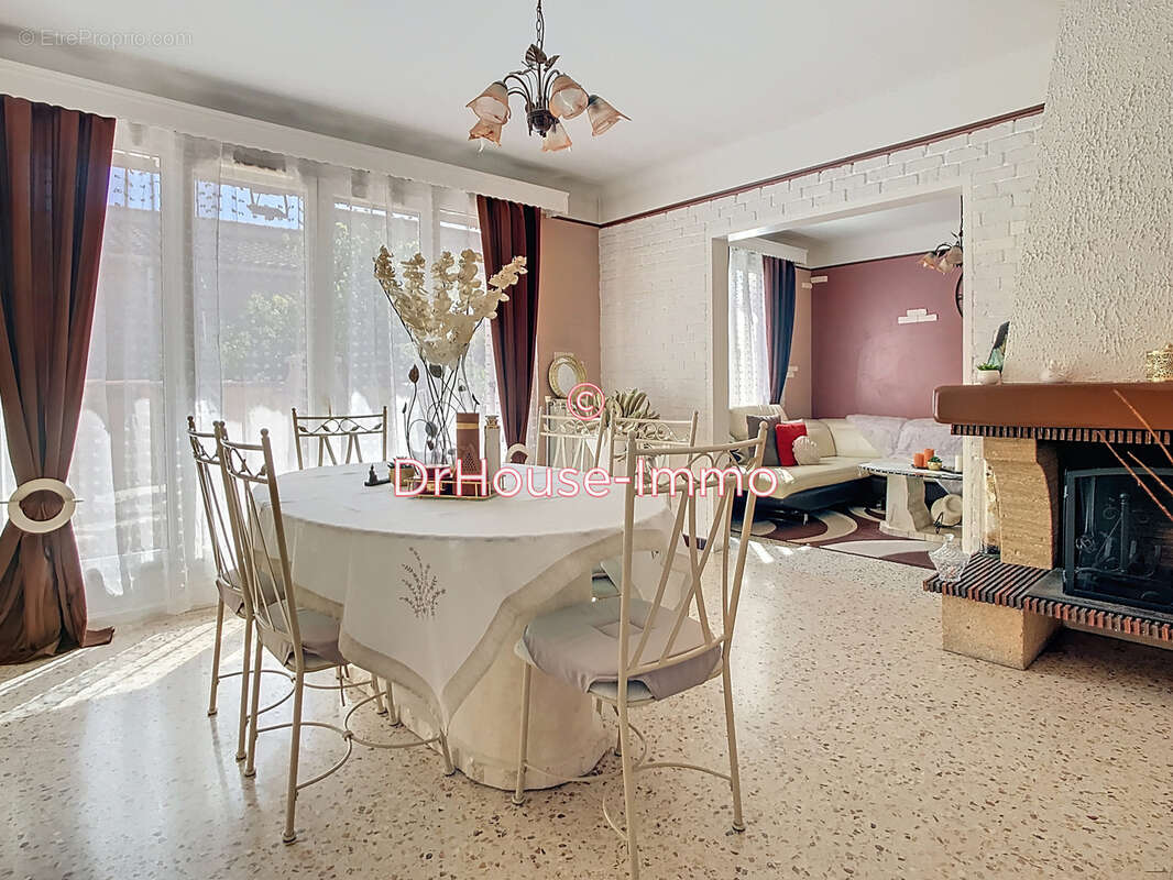 Maison à SAINT-VICTORET