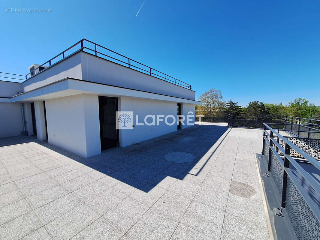 Appartement à VERNEUIL-SUR-SEINE