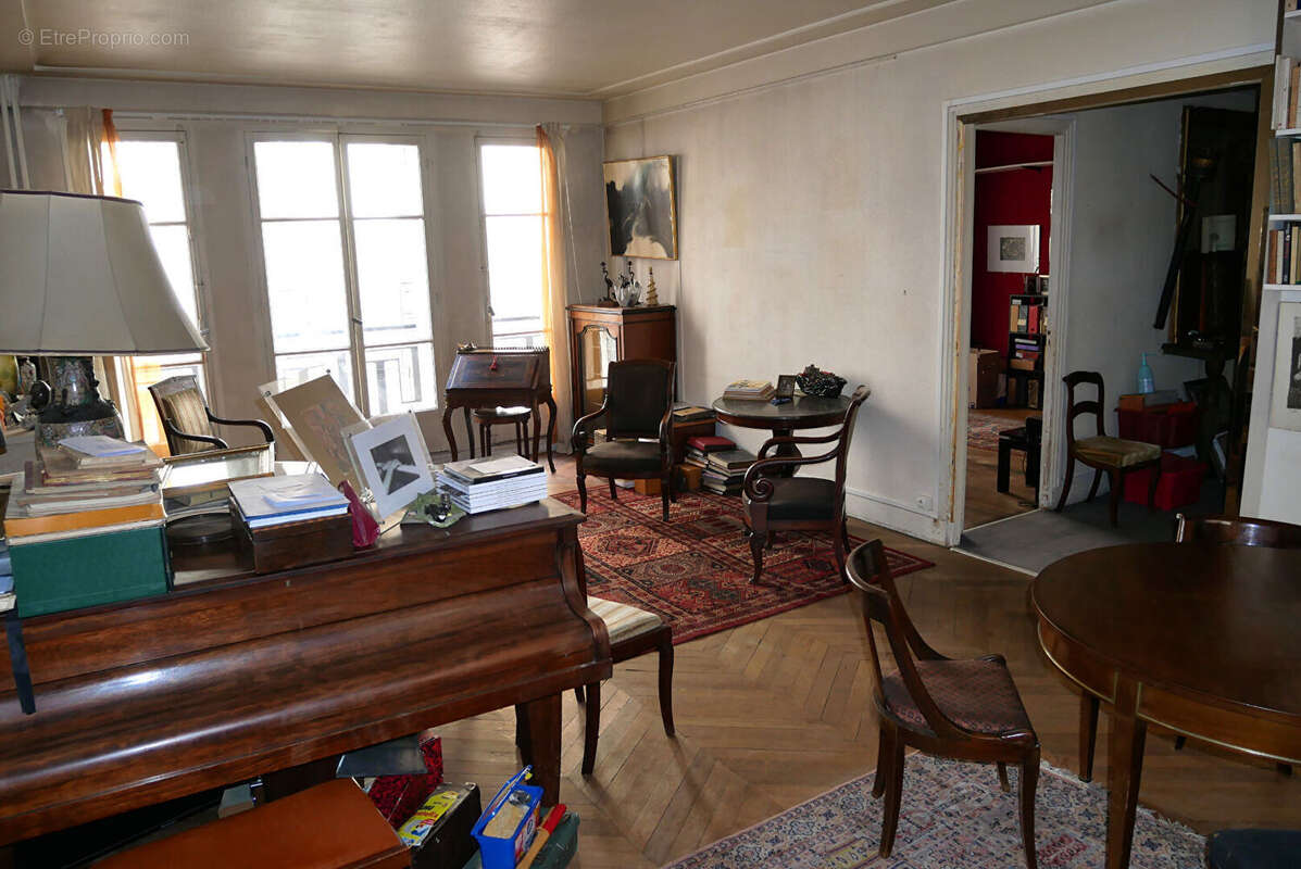 Appartement à PARIS-16E