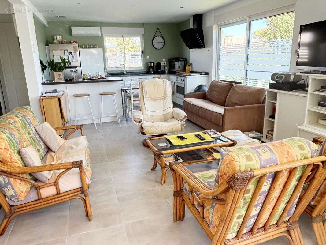 Maison à ROQUEBRUNE-SUR-ARGENS