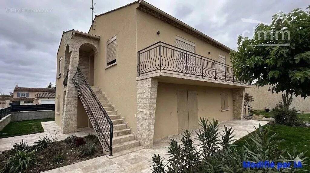 Appartement à L'ISLE-SUR-LA-SORGUE