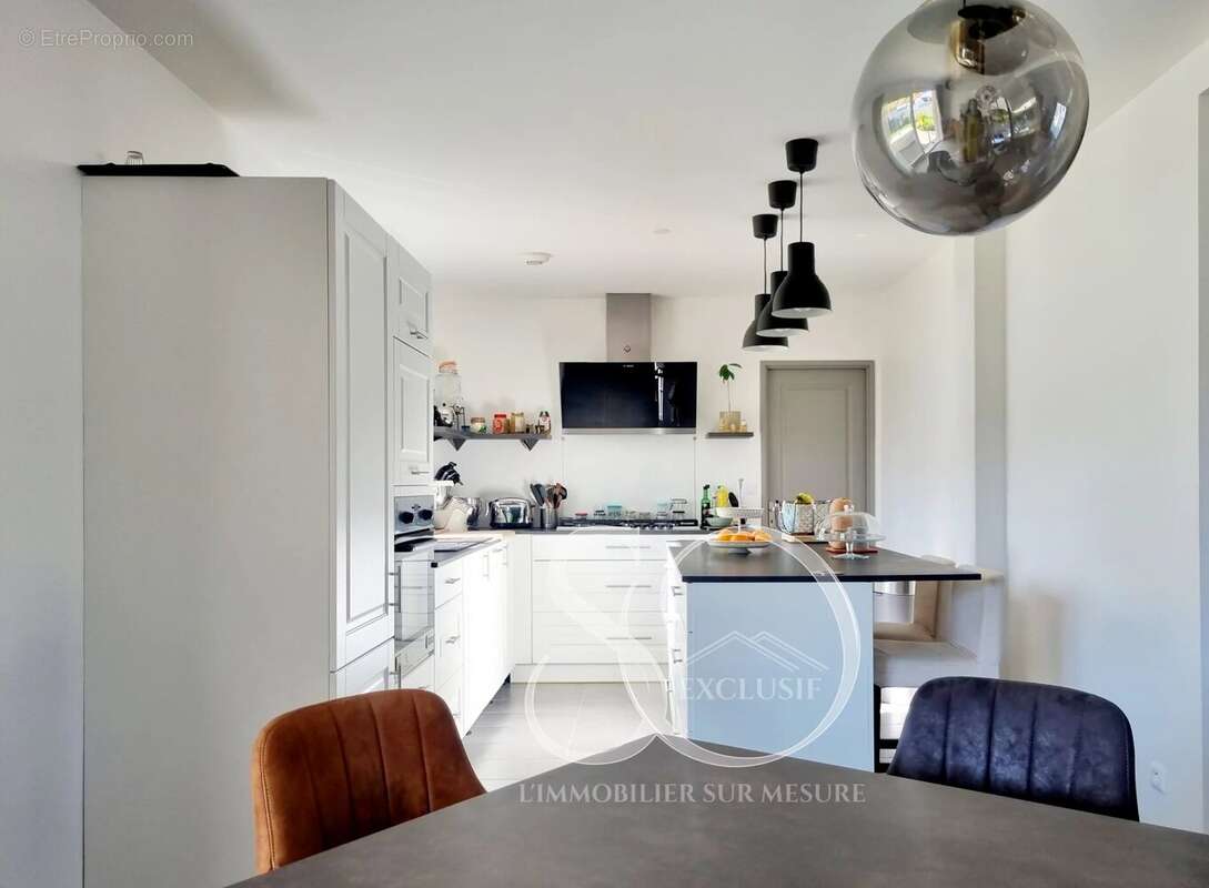 Maison à MEZIERES-SUR-SEINE