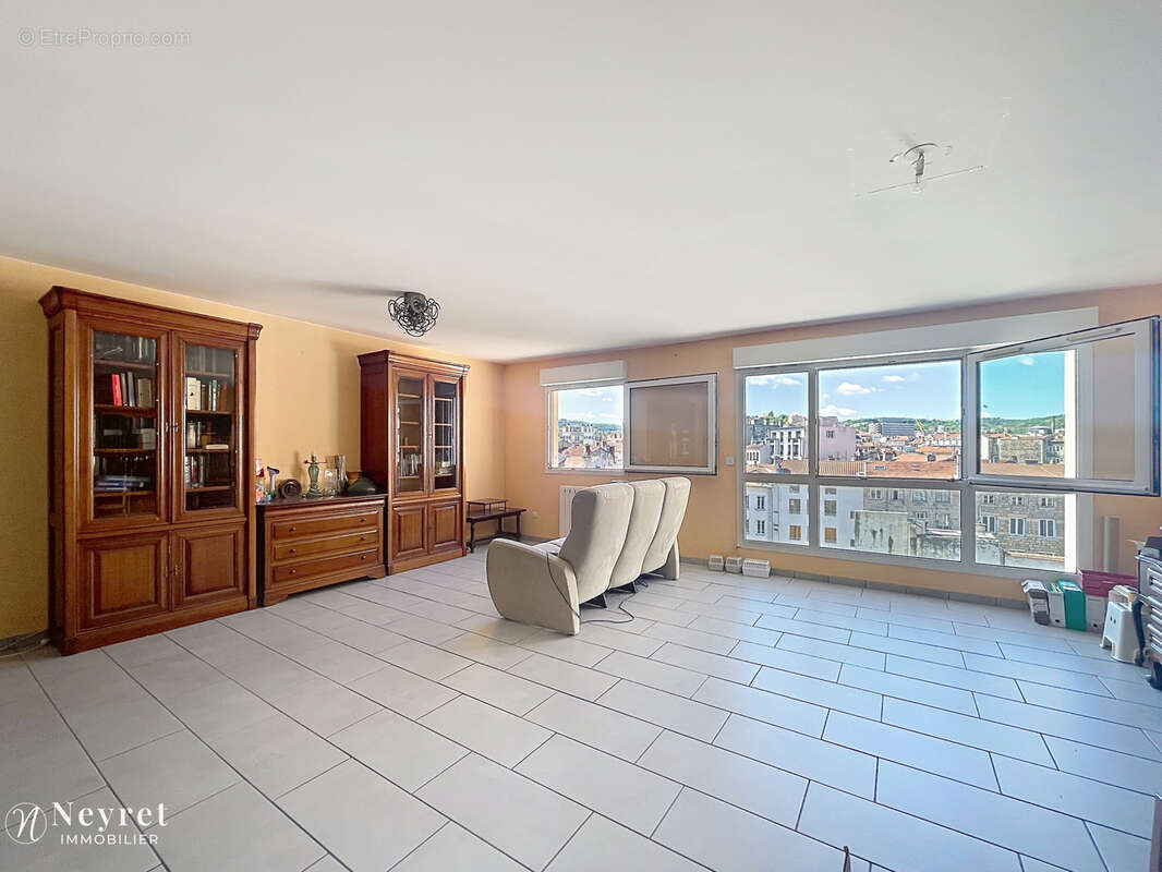 Appartement à SAINT-ETIENNE