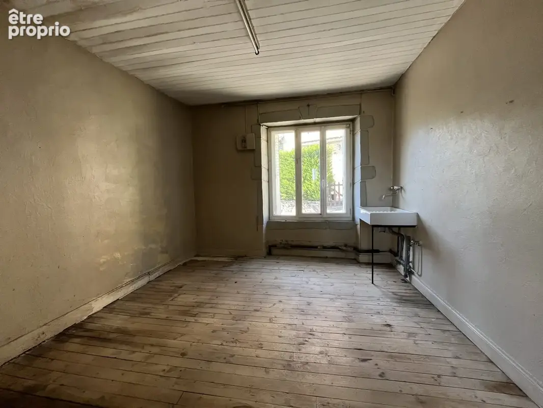 Maison 110 m² à Apchon  - photo 6