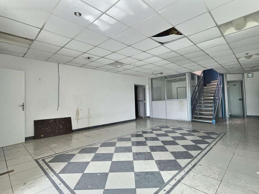 Commerce 6778 m² à Betting  - photo 5
