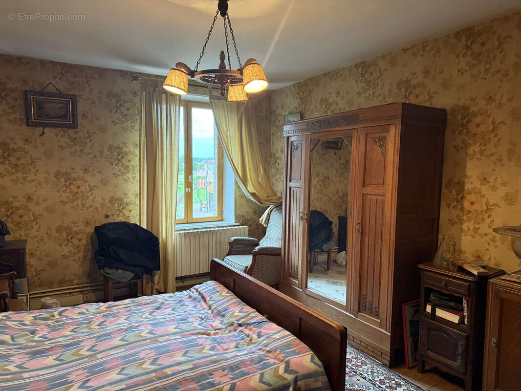 Maison à CONFLANS-SUR-LANTERNE