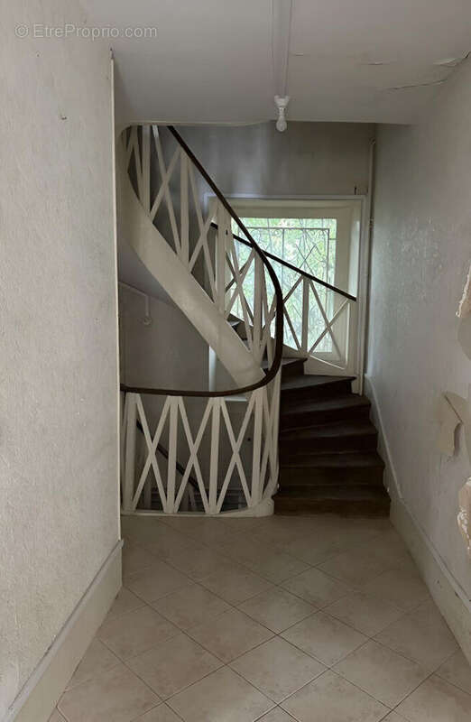 Maison à LE PERRAY-EN-YVELINES