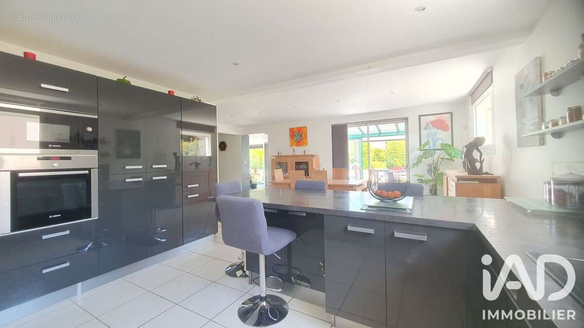 Maison 225 m² à La Sauvetat  - photo 6