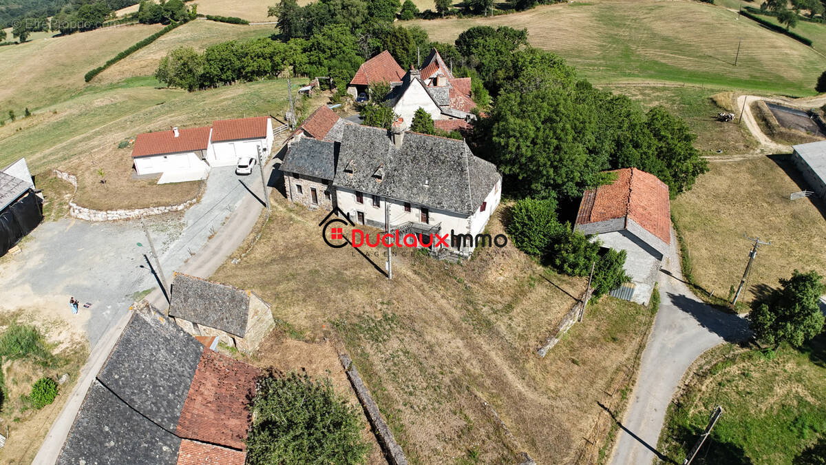 Maison à SAINT-MAMET-LA-SALVETAT