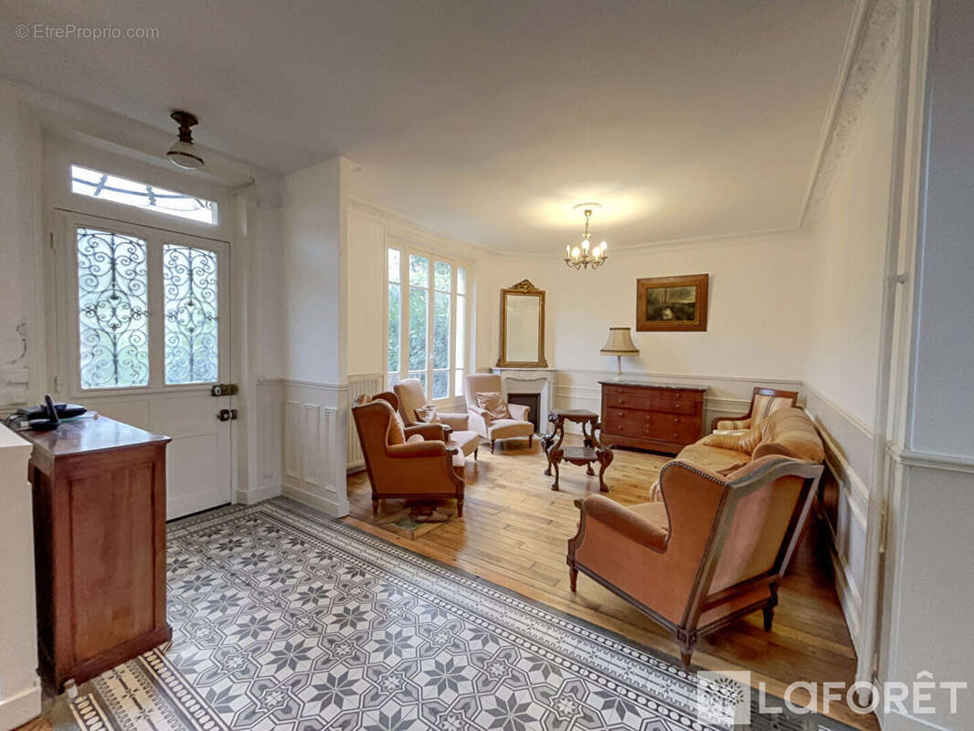 Maison à GIF-SUR-YVETTE