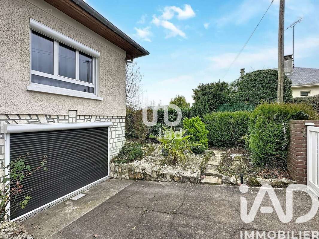 Photo 2 - Maison à DAMMARIE-LES-LYS