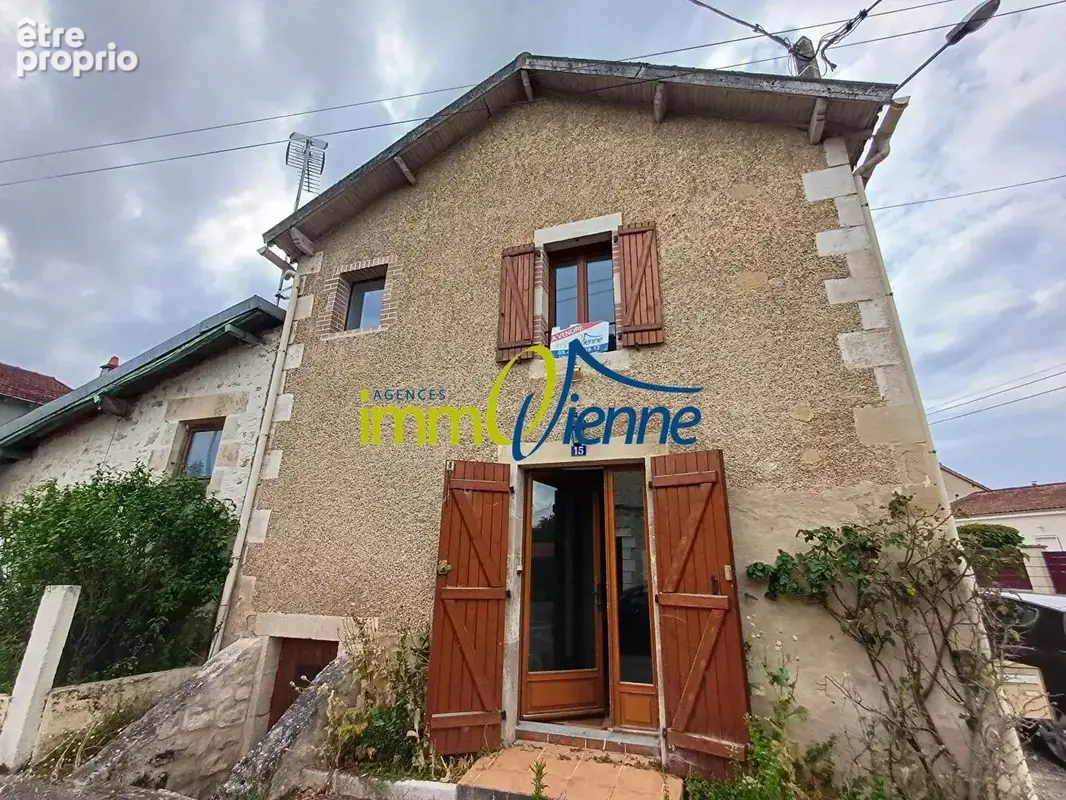 Photo Maison à Lussac-Les-Chateaux au prix de 65 000€