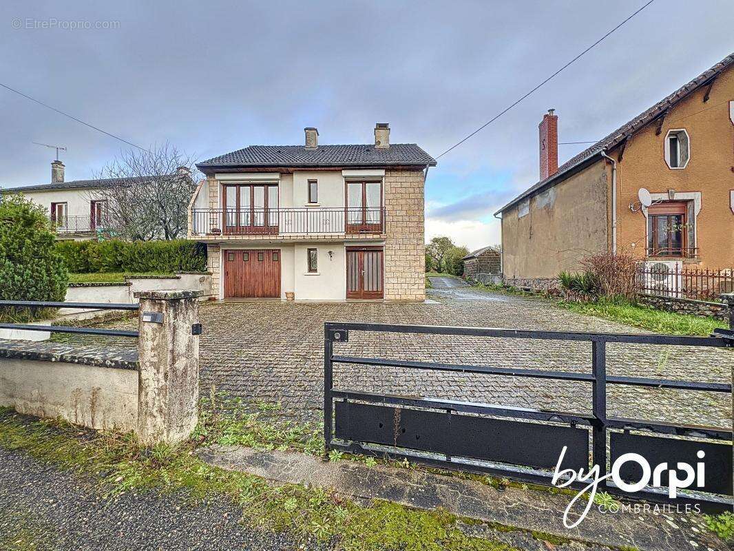 Maison à SAINT-ELOY-LES-MINES