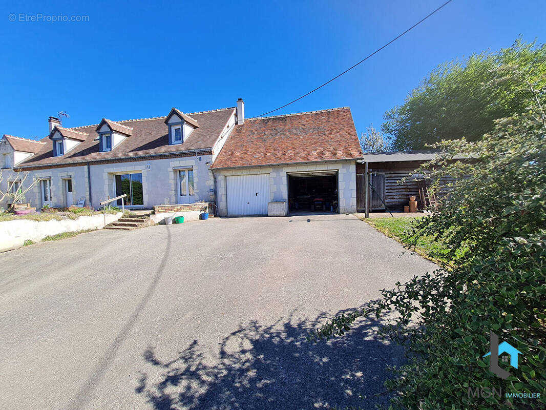 Maison à THIRON-GARDAIS