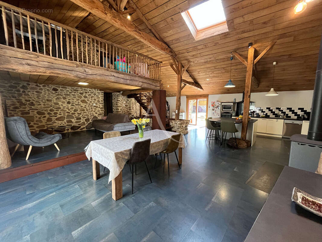 Maison à SAINTE-FLAIVE-DES-LOUPS