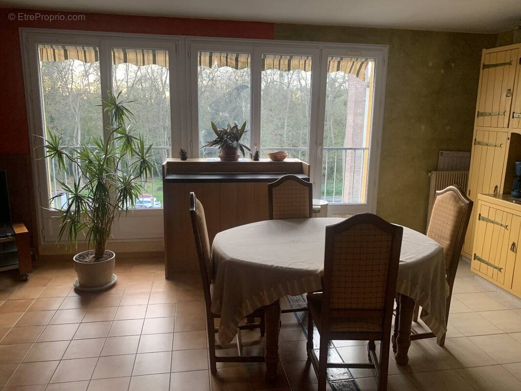 Maison à BRUYERES-LE-CHATEL