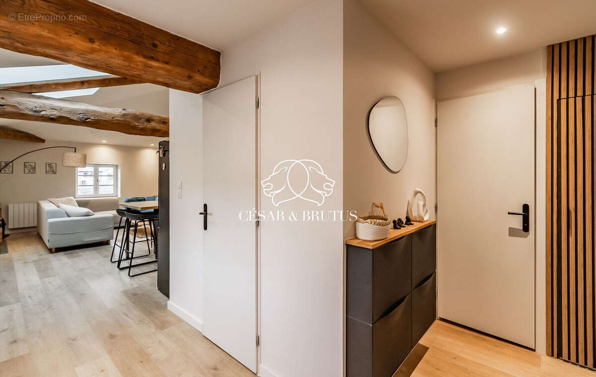 Appartement à L'ARBRESLE