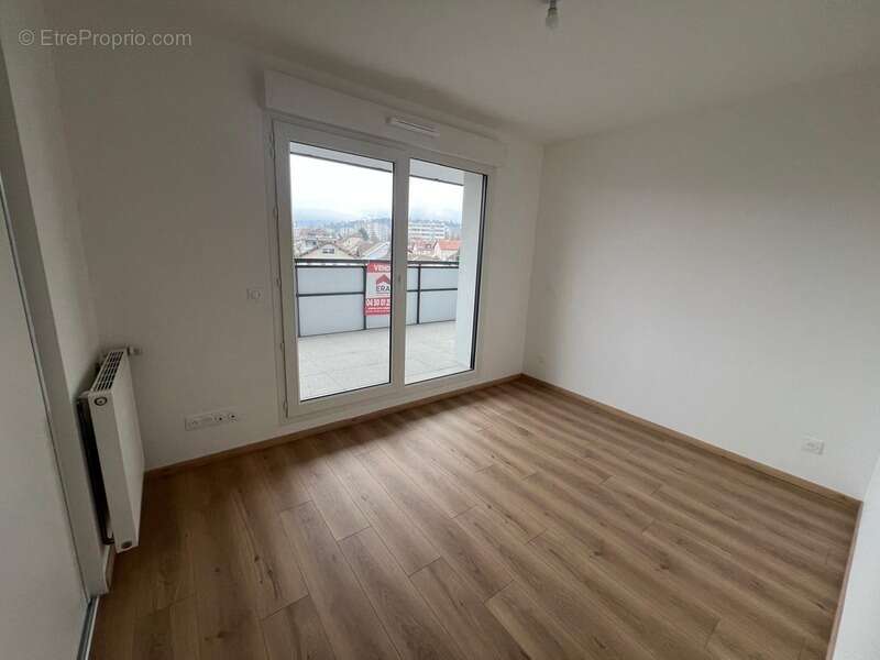 À vendre – Appartement T4 attique traversant de 106,15 m² avec terrasses et vue dégagée à Annemasse (74) - photo 9