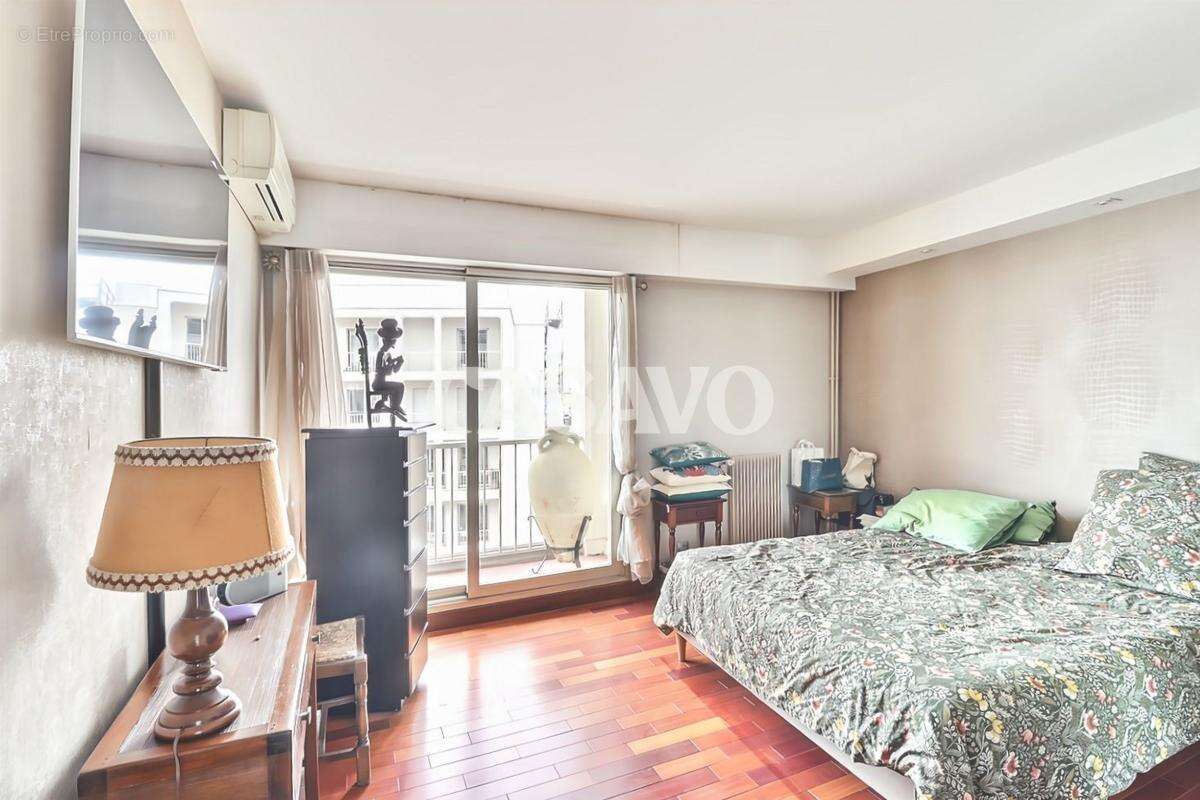 Appartement à PARIS-14E