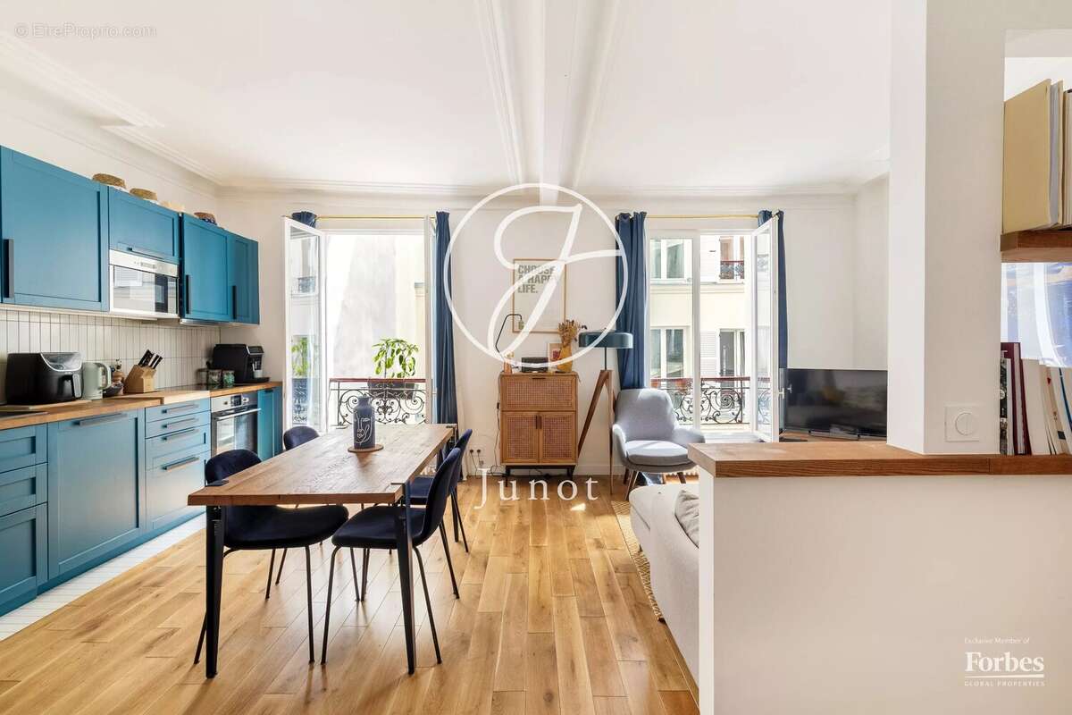 Appartement à PARIS-18E