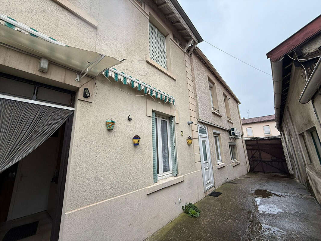 Maison à LYON-8E