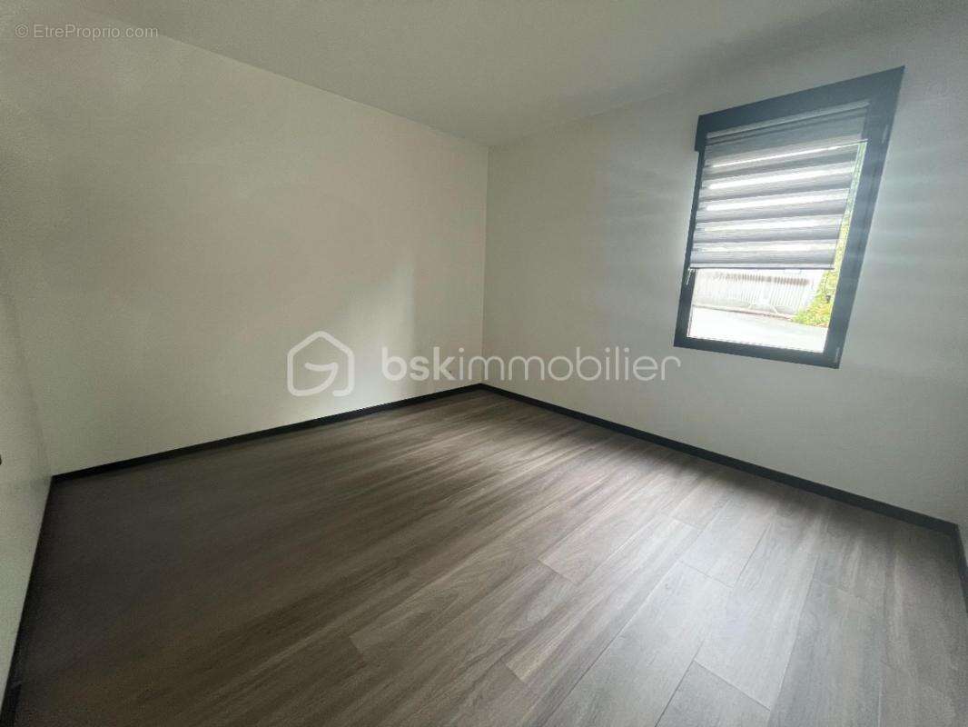 Maison à SAINT-CHRISTOPHE-LA-COUPERIE