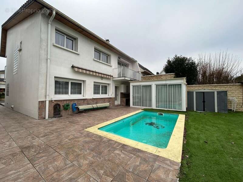 Maison à LES PAVILLONS-SOUS-BOIS