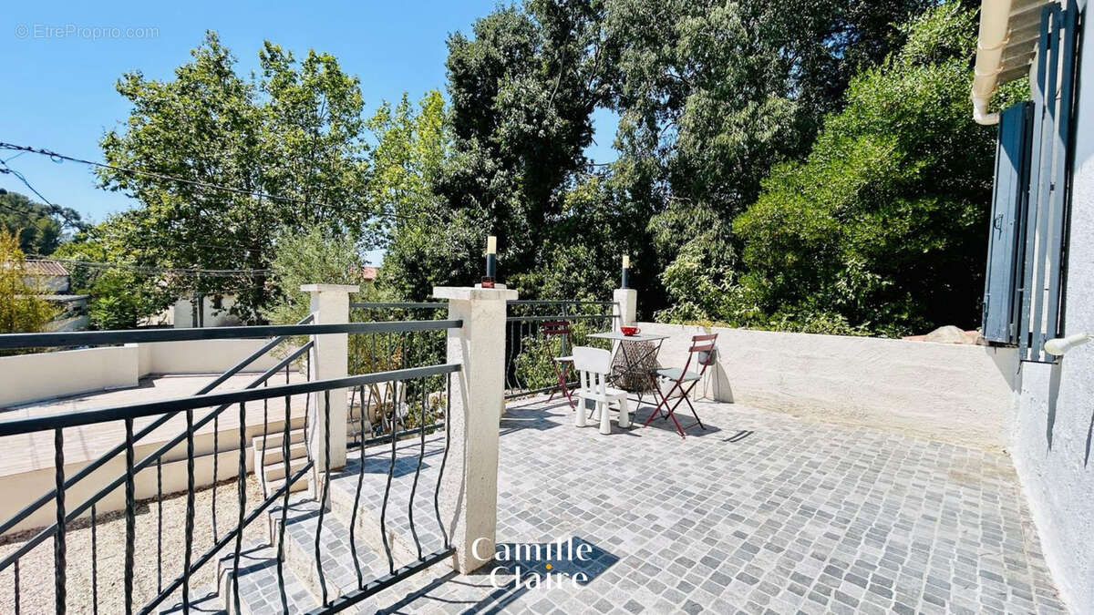 RARE À SAINT-JULIEN   Duplex atypique avec jardin Sud (piscine possible), studio indépendant et garage - photo 6