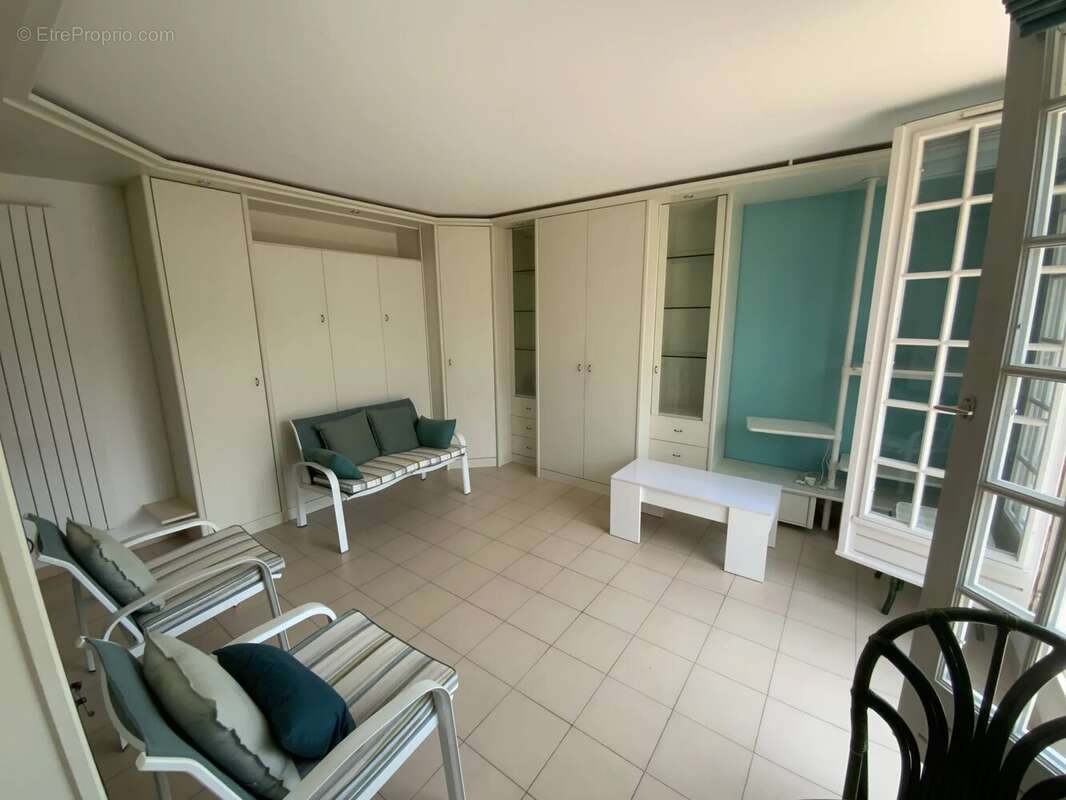 Menton Riviera grand studio de 32 m2, dernier étage, belle terrasse de 14 m2 - photo 6