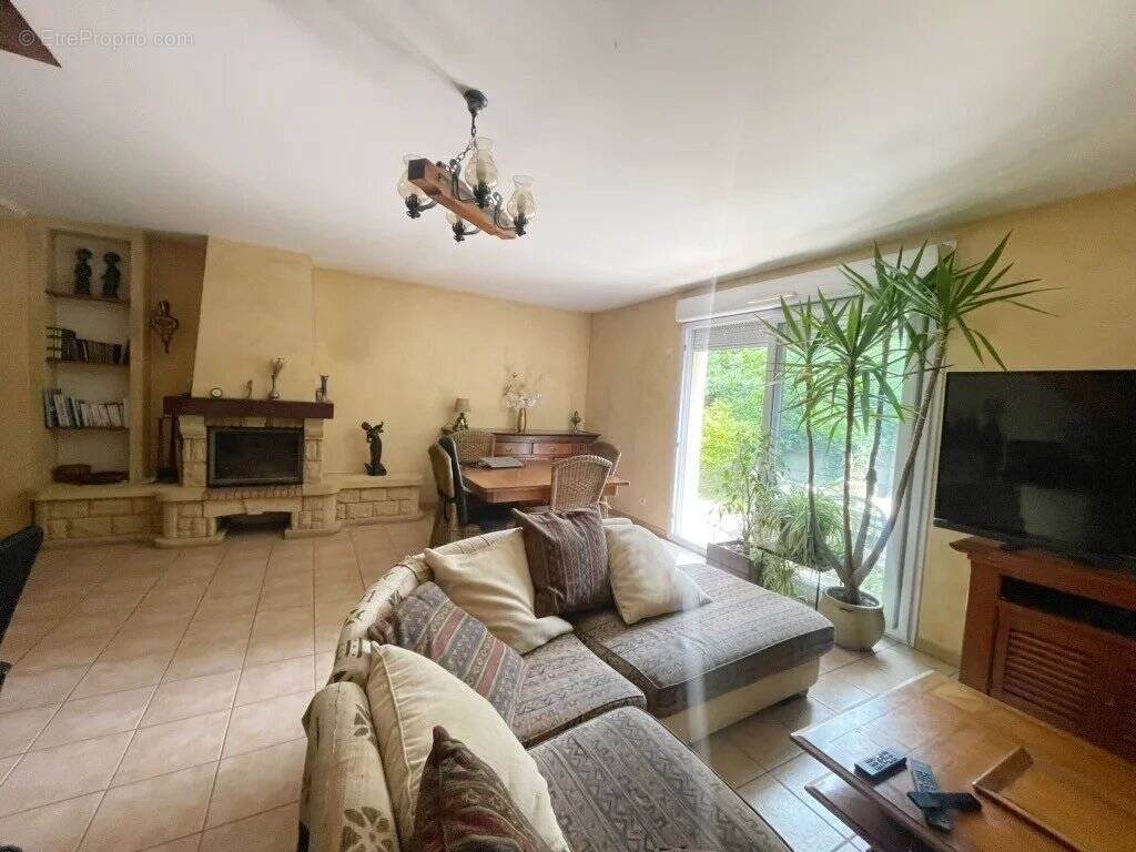 Maison à VAIRES-SUR-MARNE